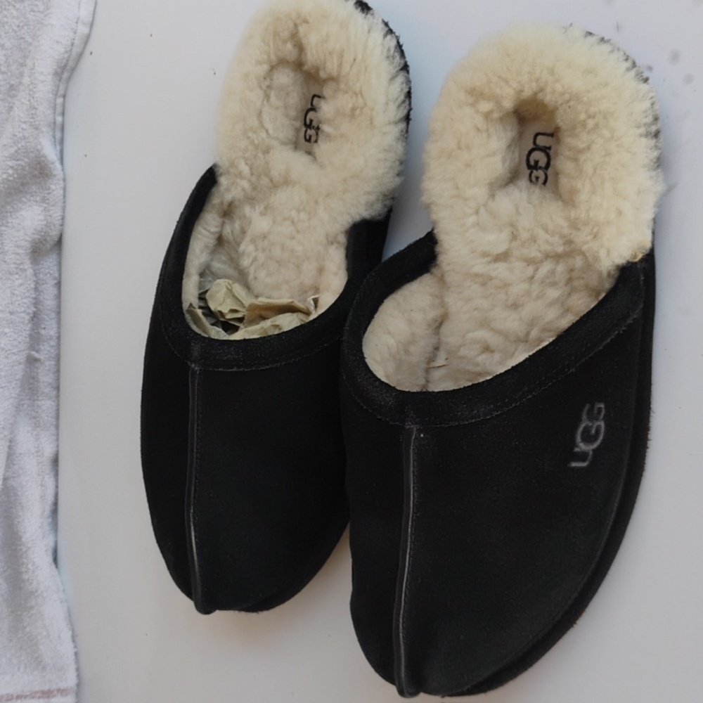 UGG SLIPPER Size 9 Men - Picture 6 of 6